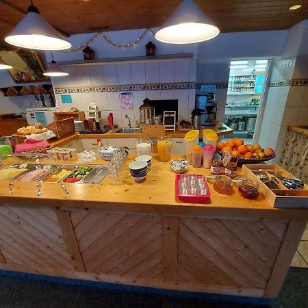 Familien Und Wanderhotel Clarezia Breíl 外观 照片